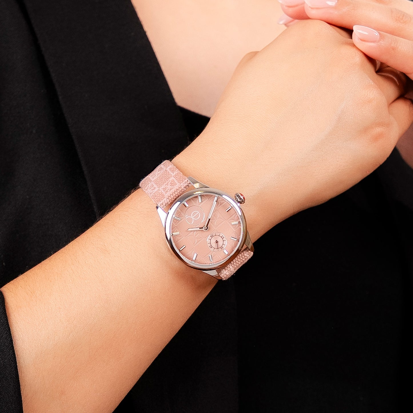 Reloj Cloe Análogo para Dama con Trama OE y Correa de Denim OE2531