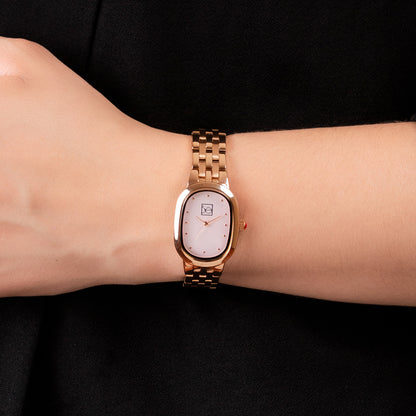 Reloj Cloe Análogo para Dama con Caja Ovalada y Extensible de Acero Inoxidable OE2532