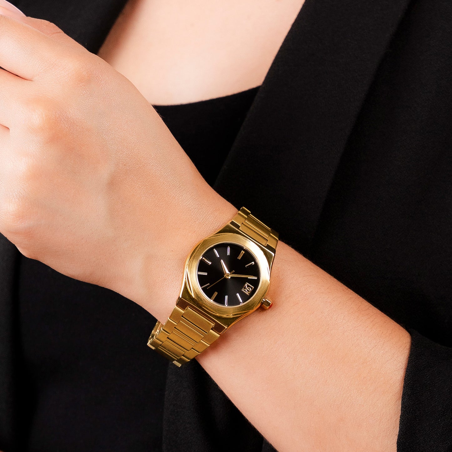 Reloj Cloe Análogo para Dama con Bisel Hexagonal y Extensible de Acero Inoxidable OE2536