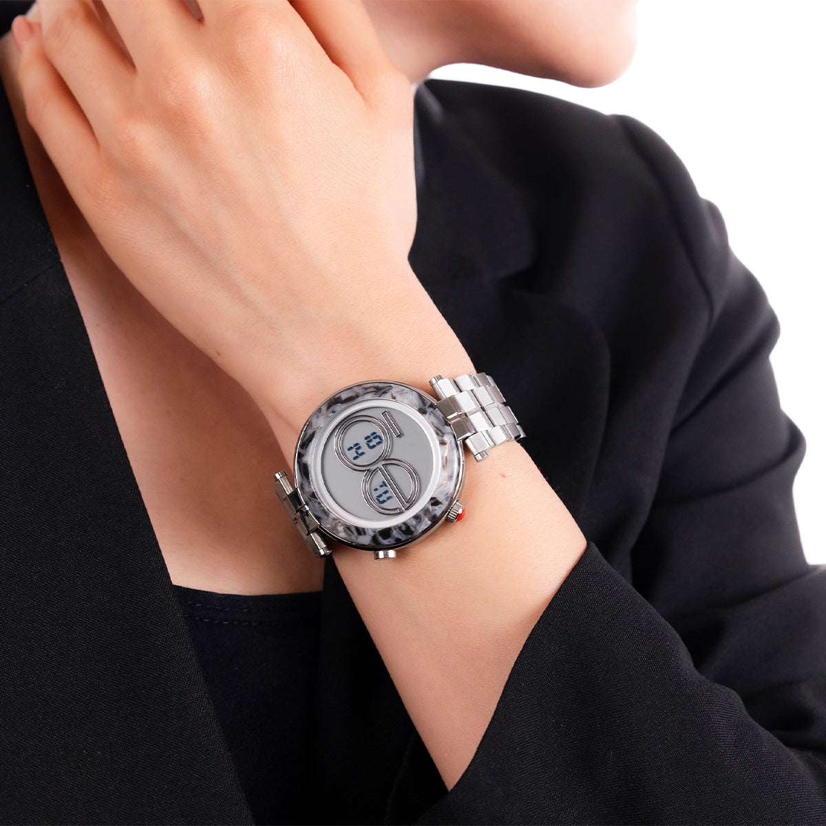 Reloj Cloe Digital para Dama con Bisel Tipo Mármol y Extensible de Acero Inoxidable OE2537