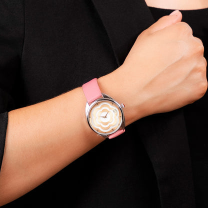 Reloj Cloe Análogo para Dama con Cártula en forma de flor y Correa de Tactopiel OE2539