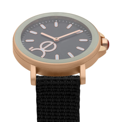 Reloj Cloe Análogo para Dama con Caja Redonda y Correa de Textil OE2540