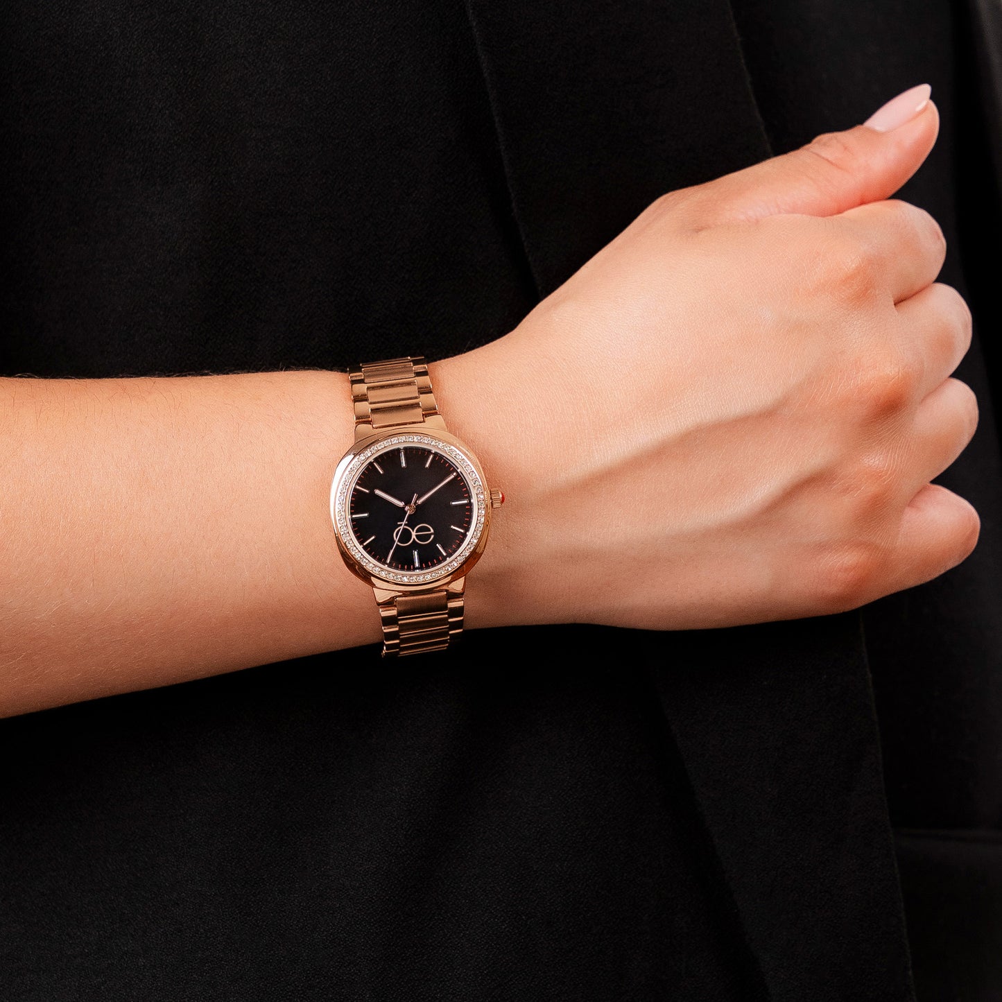 Reloj Cloe Análogo para Dama con Madre Perla en carátula y Extensible de Acero Inoxidable OE2542
