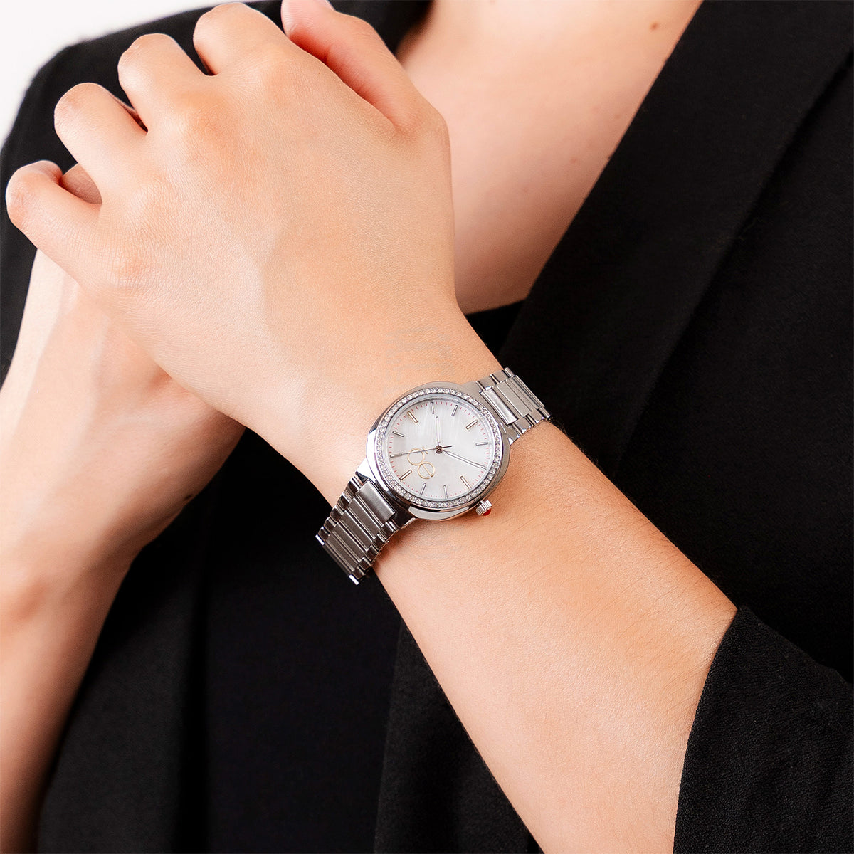 Reloj Cloe Análogo para Dama con Madre Perla en carátula y Extensible de Acero Inoxidable OE2542