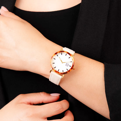 Reloj Cloe Análogo para Dama con Bisel Carey y Correa de Textil OE2546