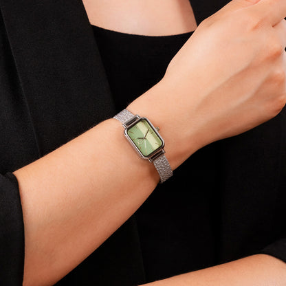 Reloj Cloe Análogo para Dama con Carátula Bicolor y Extensible de Mesh OE2550