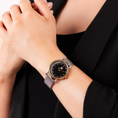 Reloj Cloe Análogo para Dama con Pedrería en Forma de Luna y Extensible de Mesh OE2552