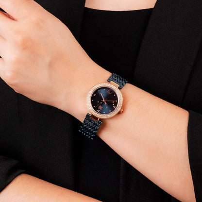 Reloj Cloe Análogo para Dama con Indicador en Forma de Luna y Extensible de Acero Inoxidable OE2555