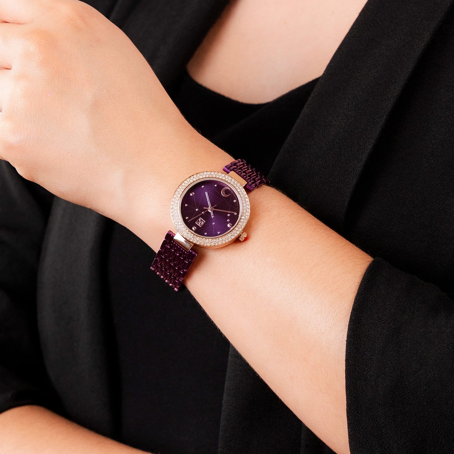 Reloj Cloe Análogo para Dama con Indicador en Forma de Luna y Extensible de Acero Inoxidable OE2555