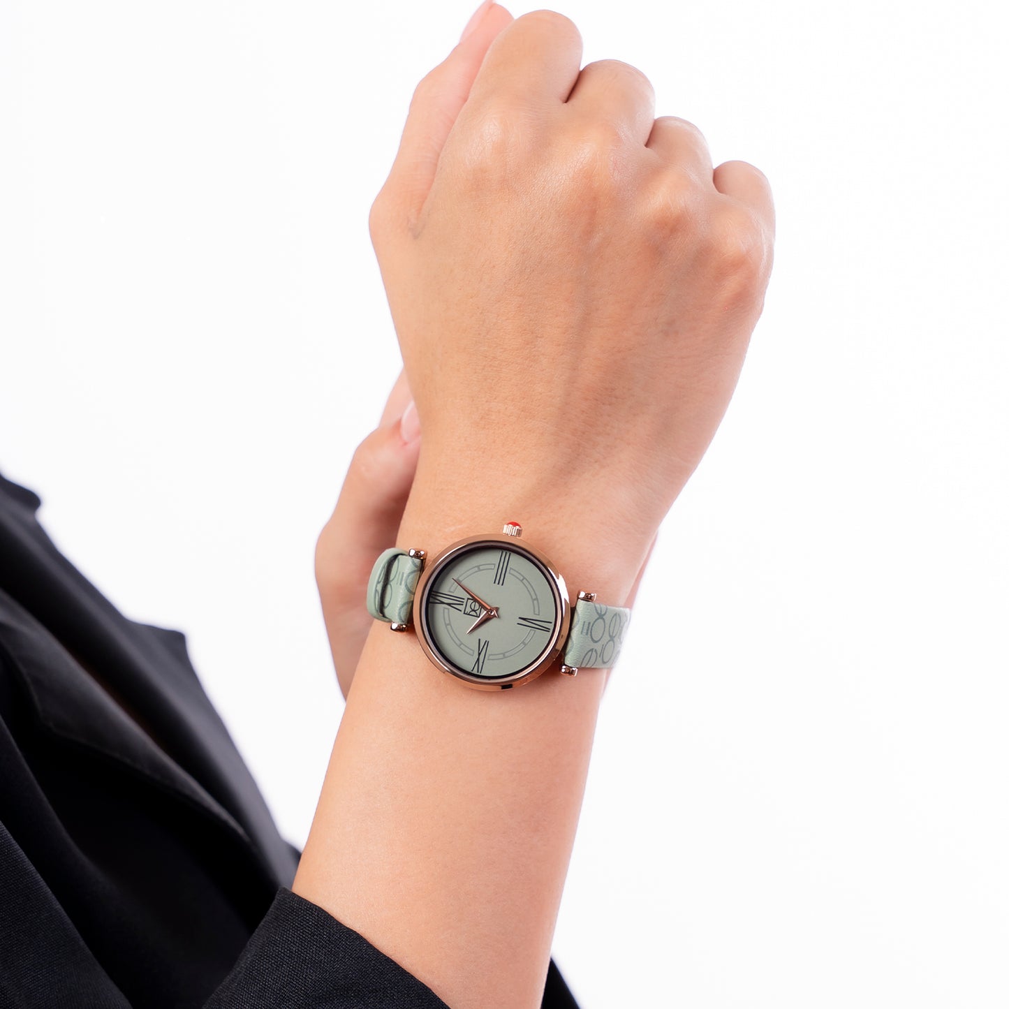 Reloj Cloe Análogo para Dama con Diseño OE en Correa de Tactopiel OE2604