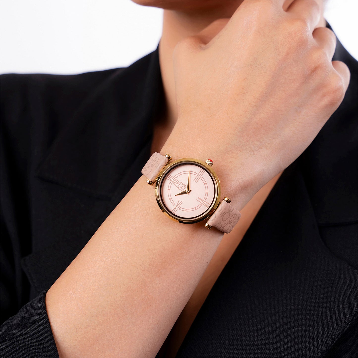 Reloj Cloe Análogo para Dama con Diseño OE en Correa de Tactopiel OE2604