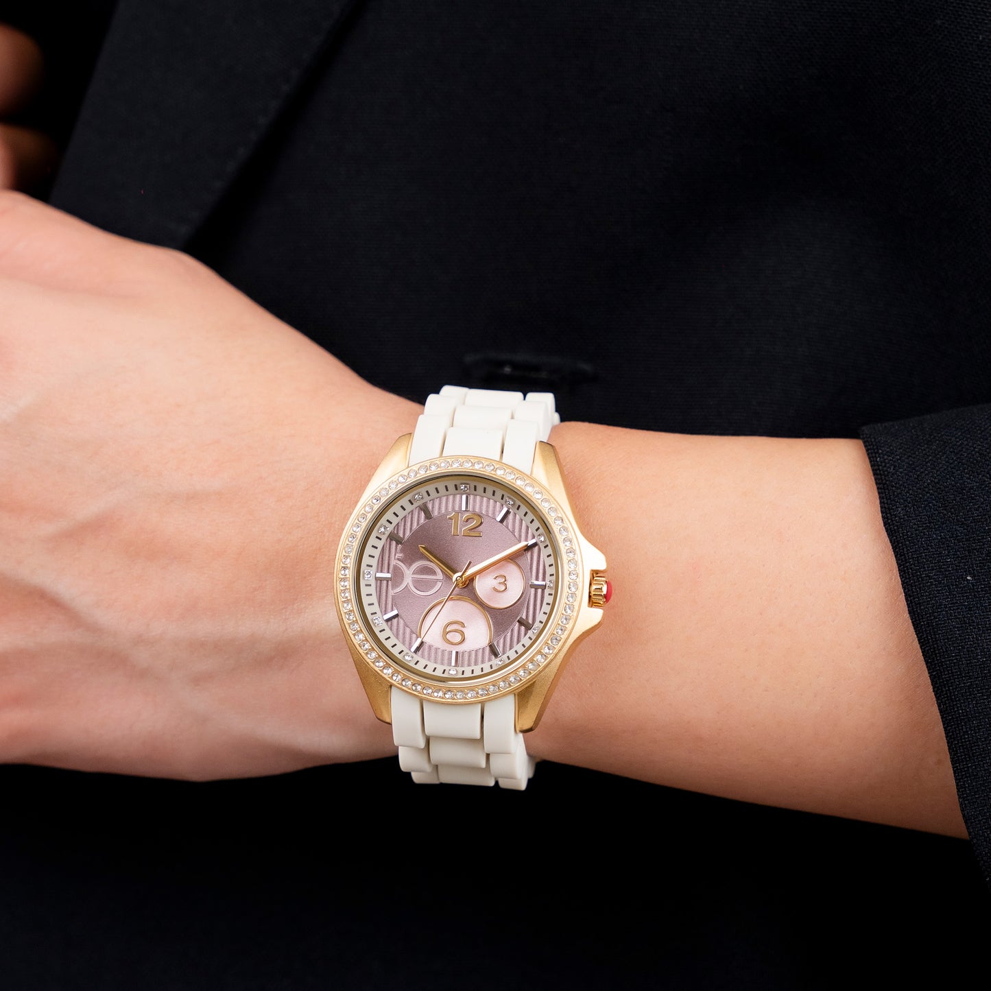 Reloj Cloe Análogo para Dama con Pedrería en Indicadores y Bisel y Correa de Silicón OE2606