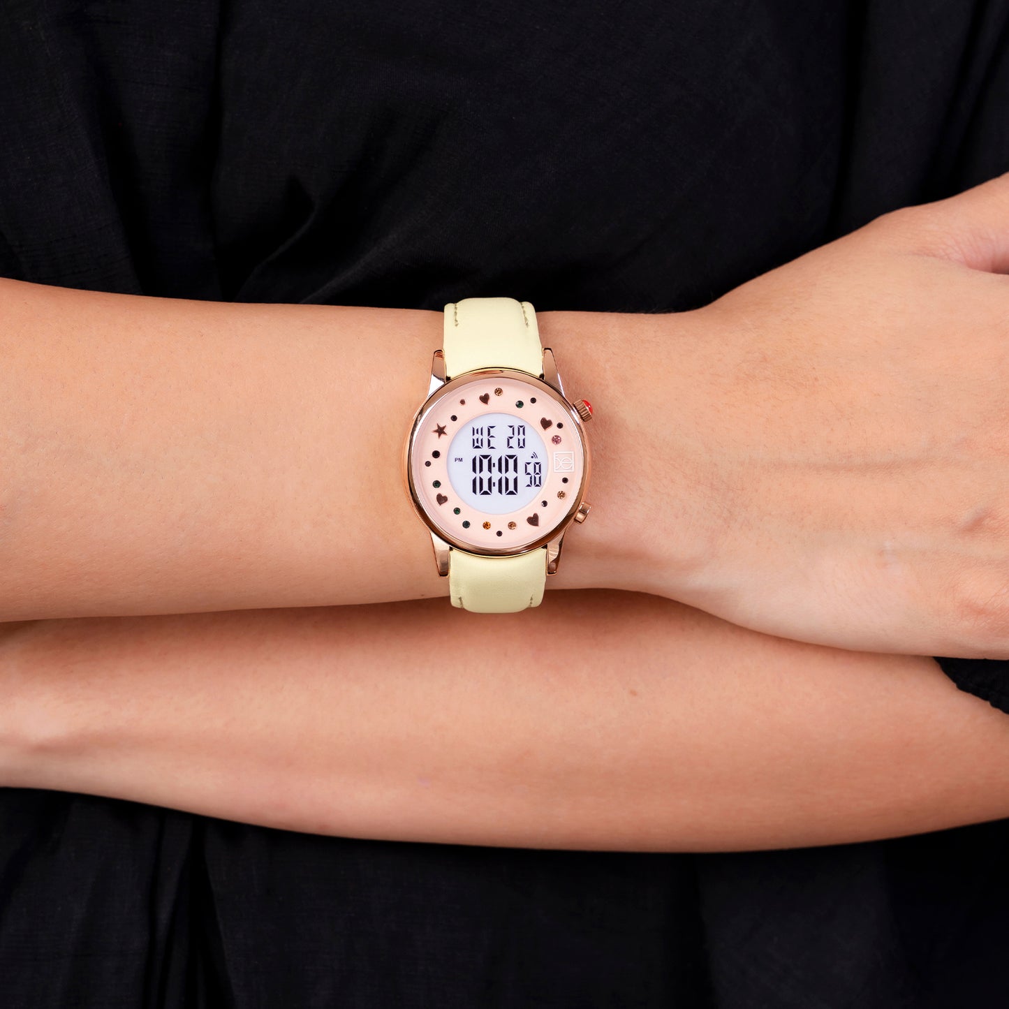 Reloj Cloe Digital para Dama con Pedrería en Carátula y Correa de Tactopiel OE2608