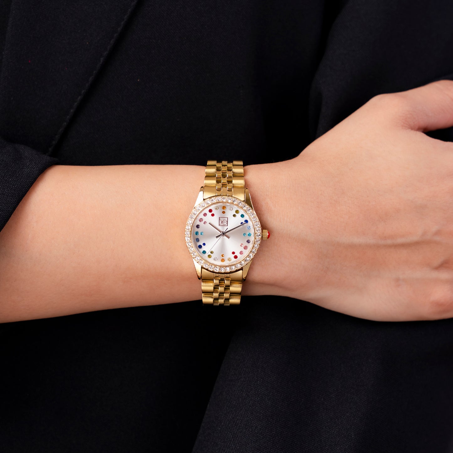 Reloj Cloe Análogo para Dama con Pedrería Multicolor en Indicadores y Extensible de Acero Inoxidable OE2609