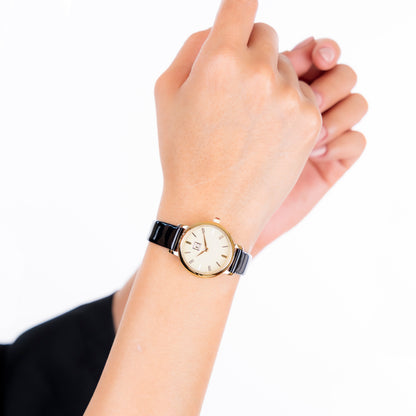Reloj Cloe Análogo para Dama con y Correa de Charol OE2610