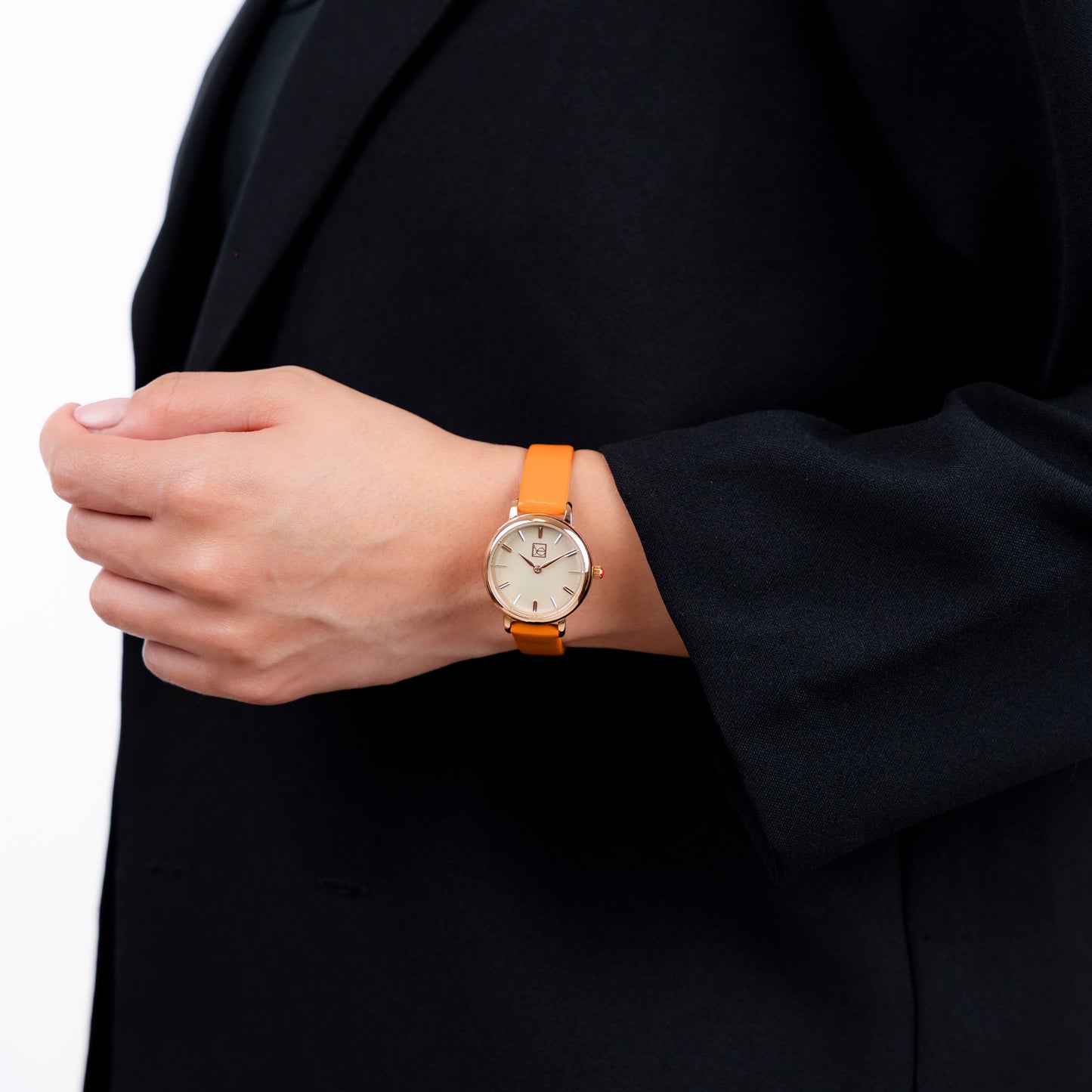 Reloj Cloe Análogo para Dama con y Correa de Charol OE2610