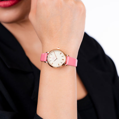 Reloj Cloe Análogo para Dama con y Correa de Charol OE2610