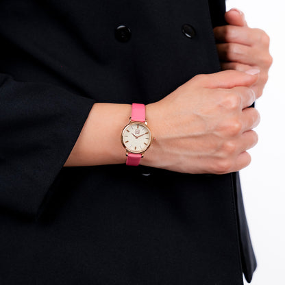 Reloj Cloe Análogo para Dama con y Correa de Charol OE2610