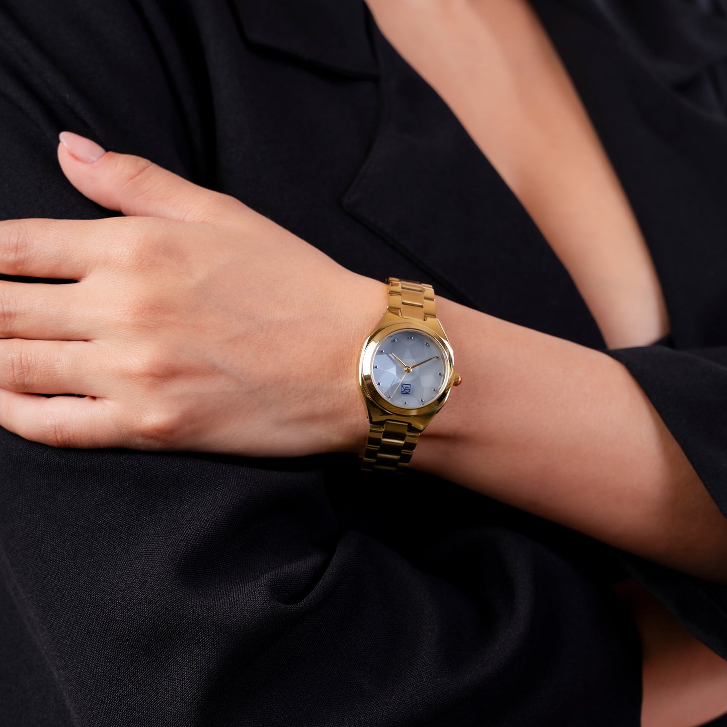 Reloj Cloe Análogo para Dama con Cristal Interior Facetado y Extensible de Acero Inoxidable OE2612