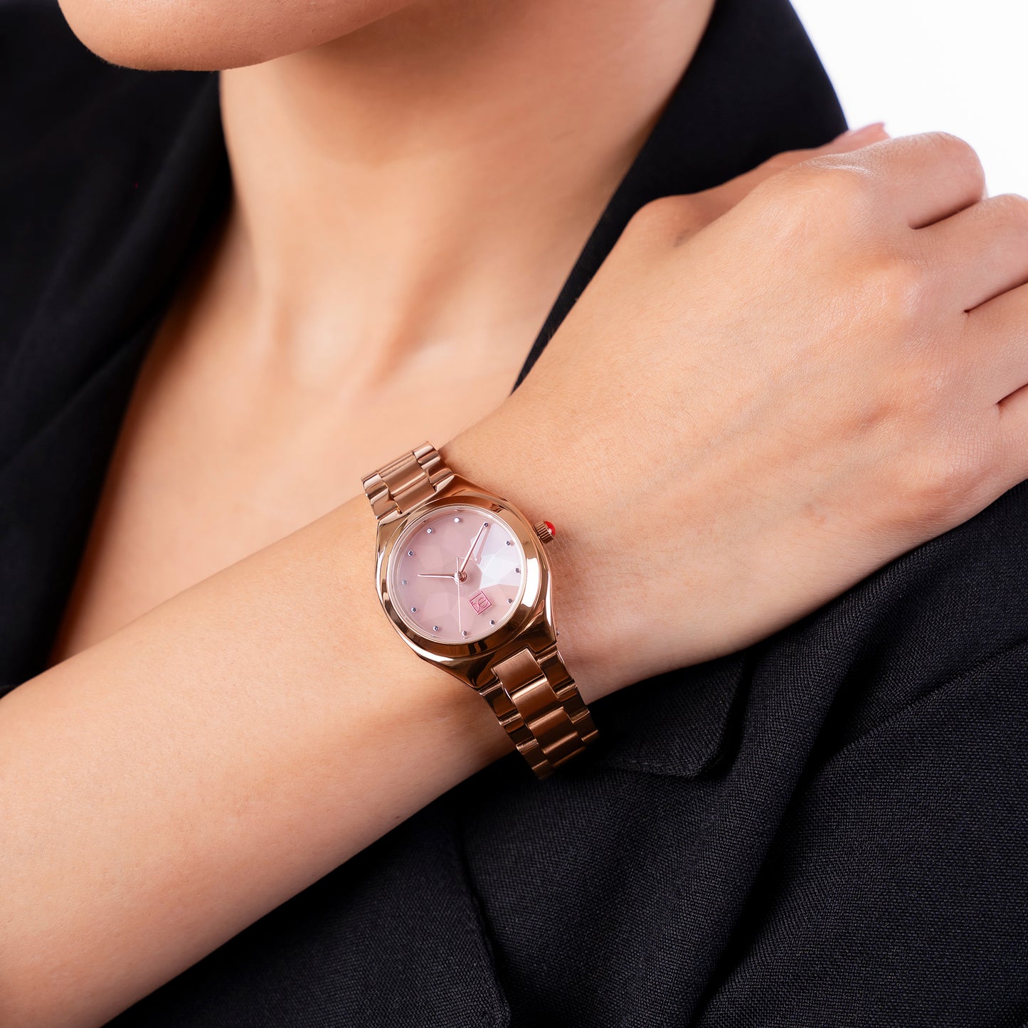 Reloj Cloe Análogo para Dama con Cristal Interior Facetado y Extensible de Acero Inoxidable OE2612