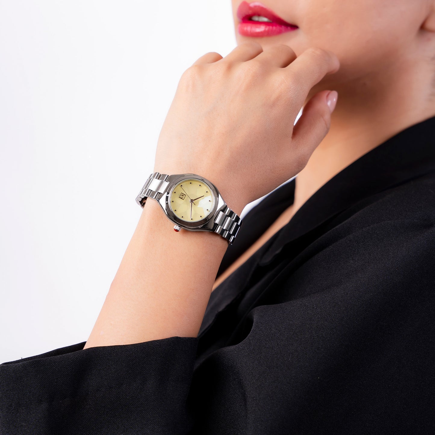 Reloj Cloe Análogo para Dama con Cristal Interior Facetado y Extensible de Acero Inoxidable OE2612