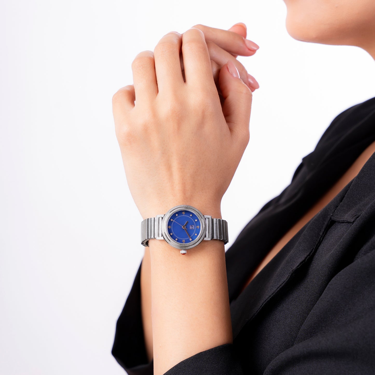 Reloj Cloe Análogo para Dama con Doble Bisel Estriado y Extensible de Acero Inoxidable OE2614