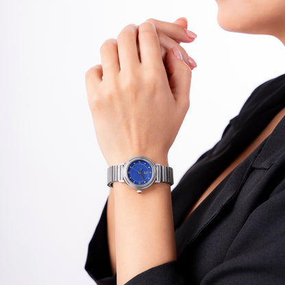 Reloj Cloe Análogo para Dama con Doble Bisel Estriado y Extensible de Acero Inoxidable OE2614