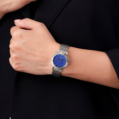 Reloj Cloe Análogo para Dama con Doble Bisel Estriado y Extensible de Acero Inoxidable OE2614