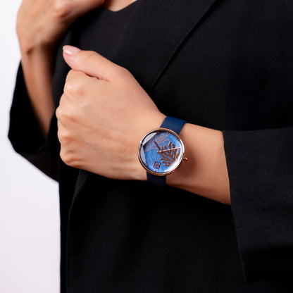 Reloj Cloe Análogo para Dama con Diseño de Arrecife en Carátula y Correa de Tactopiel OE2617