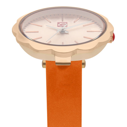 Reloj Cloe Análogo para Dama con Bisel en Forma de Flor y Correa de Charol