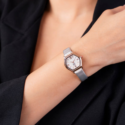Reloj Cloe Análogo para Dama con Carátula Hexagonal y Correa de Tactopiel OE2626