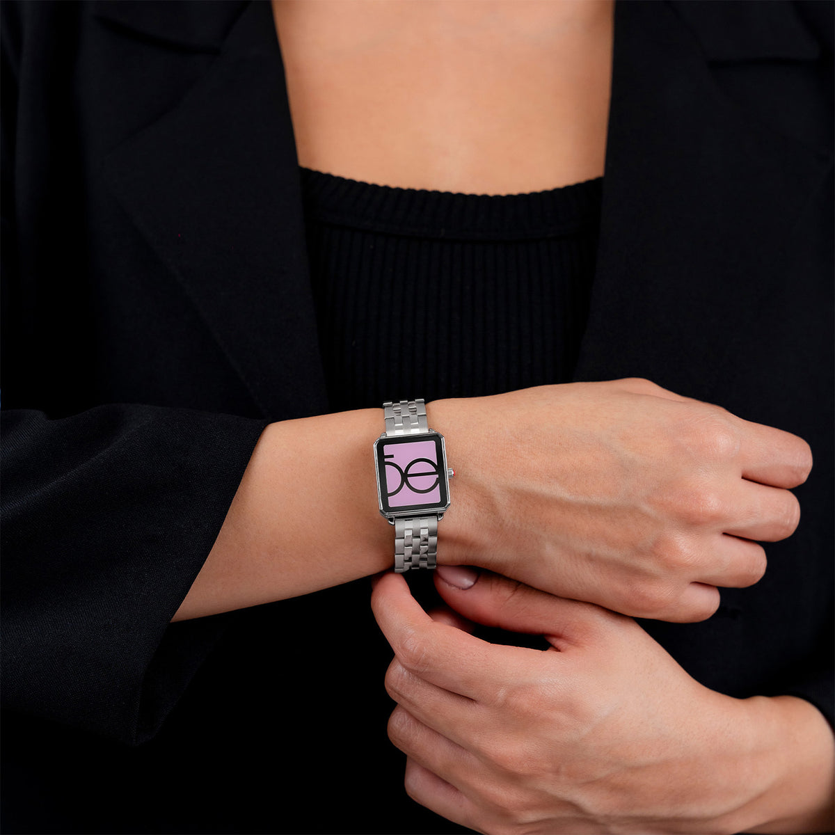 Reloj Cloe Análogo para Dama con Caja Estilo Relicario y Extensible de Acero Inoxidable OE2628