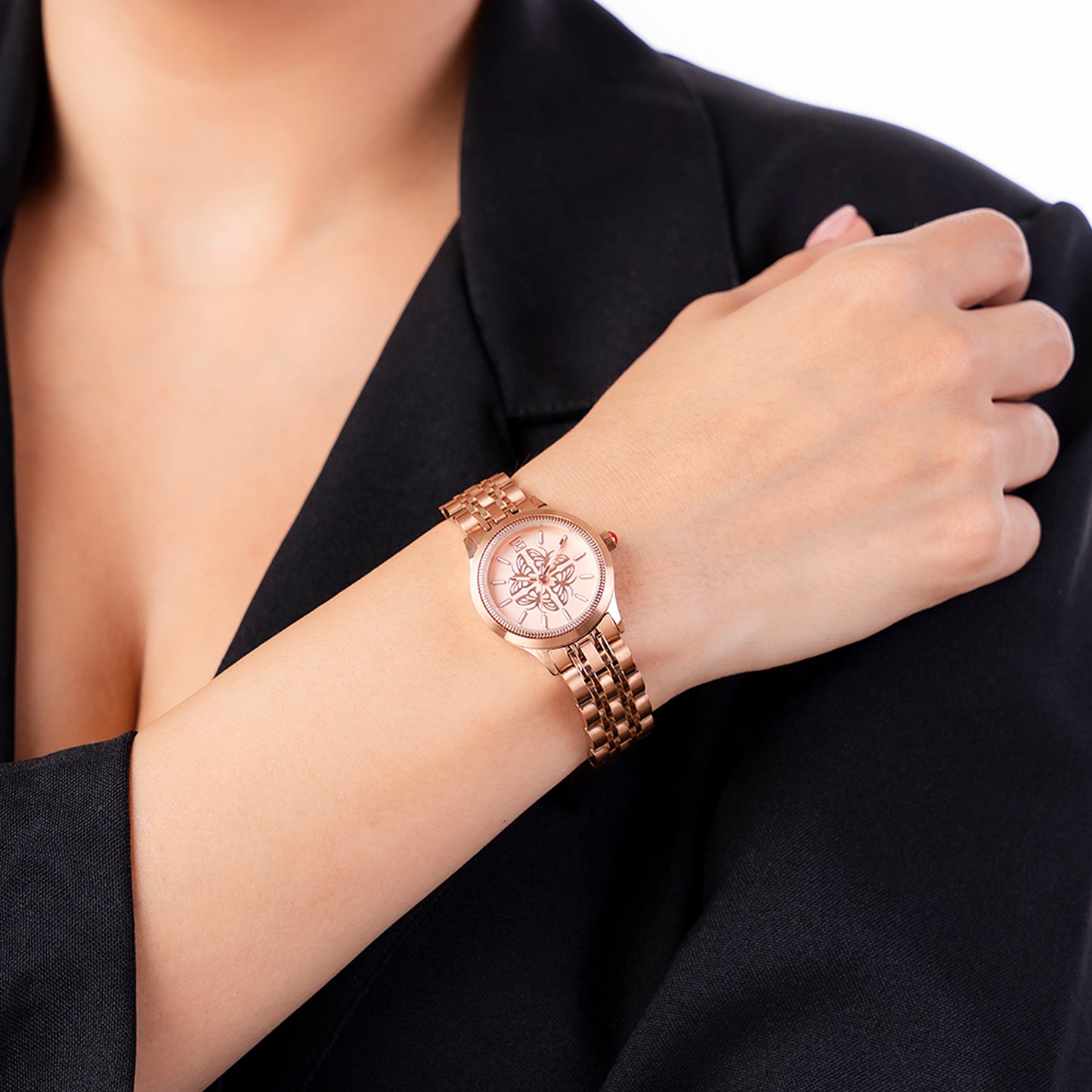 Reloj Cloe Análogo para Dama con Carátula con Diseño de Mariposas y Extensible de Acero Inoxidable OE2629