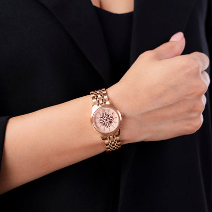 Reloj Cloe Análogo para Dama con Carátula con Diseño de Mariposas y Extensible de Acero Inoxidable OE2629