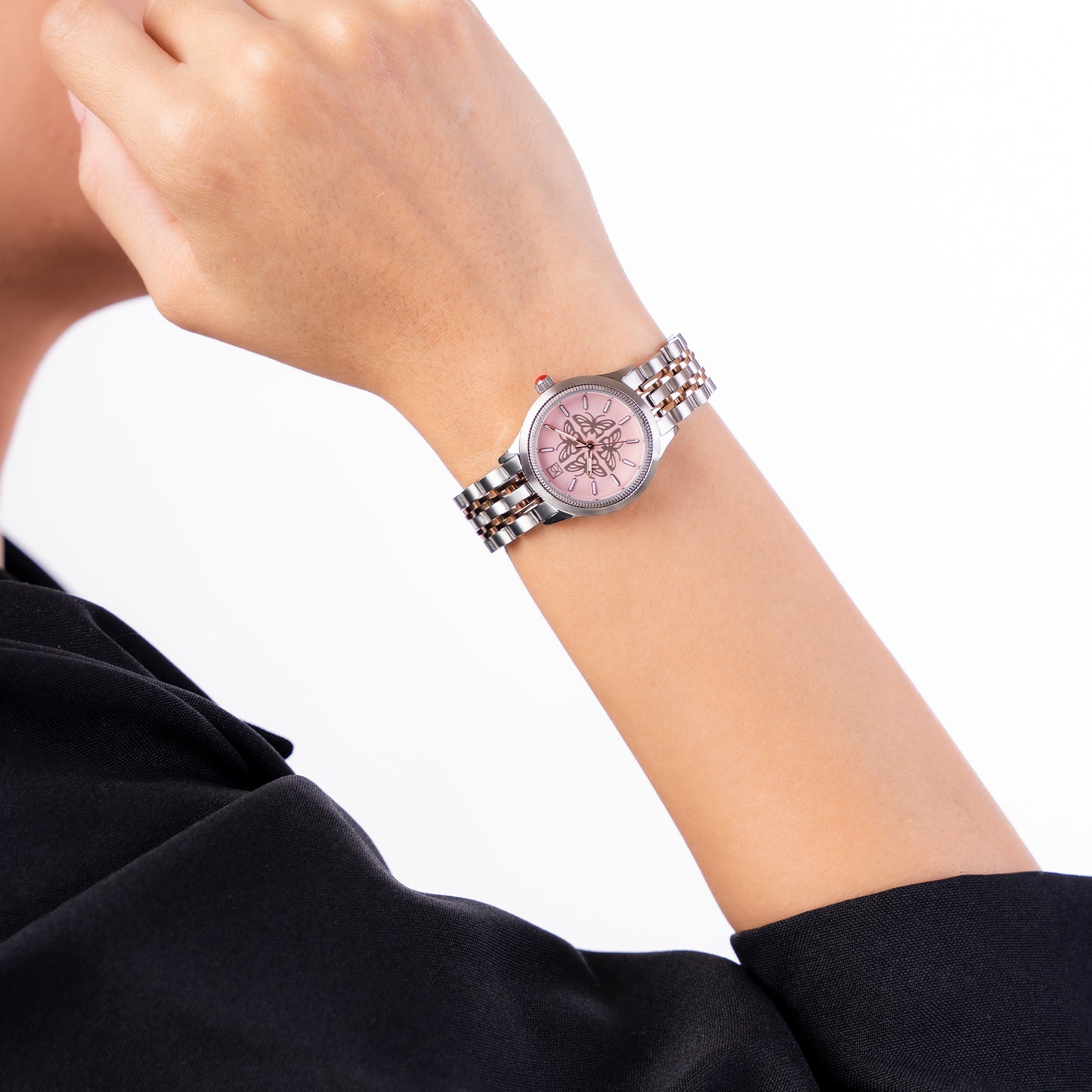 Reloj Cloe Análogo para Dama con Carátula con Diseño de Mariposas y Extensible de Acero Inoxidable OE2629