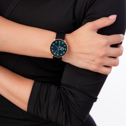 Reloj Cloe Análogo para Dama con Indicadores con elemental y Correa de Silicón OE2630
