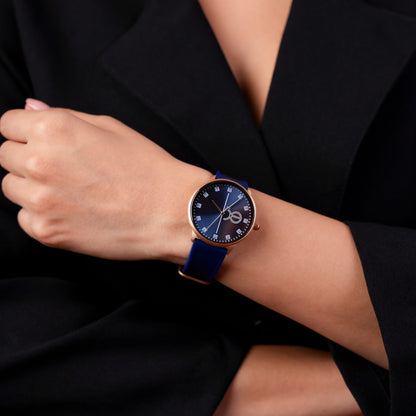 Reloj Cloe Análogo para Dama con Indicadores con elemental y Correa de Silicón OE2630