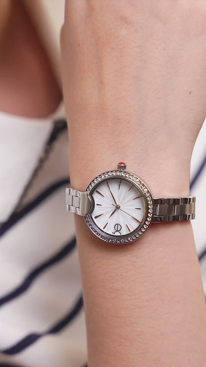 Reloj Cloe Análogo para Dama con Carátula con Acabado de Madre Perla y Extensible de Acero Inoxidable OE2545